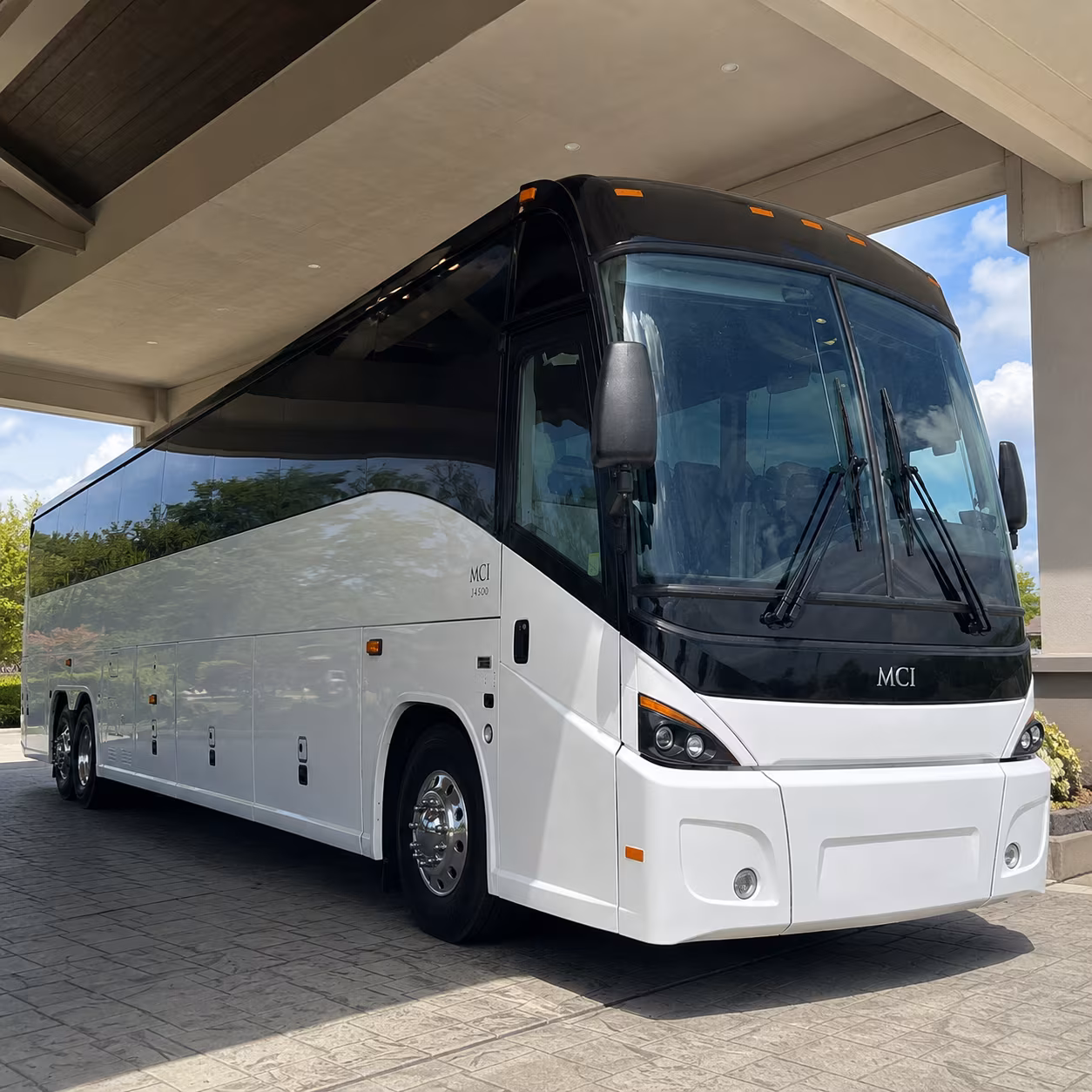 corporate shuttle buses between laguna niguel and the irvine spectrum corridor